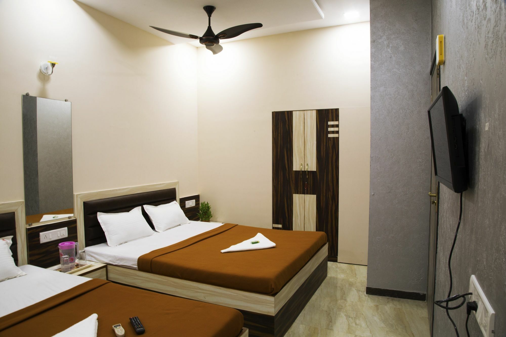 Welcome Guest House Mumbai Exterior photo